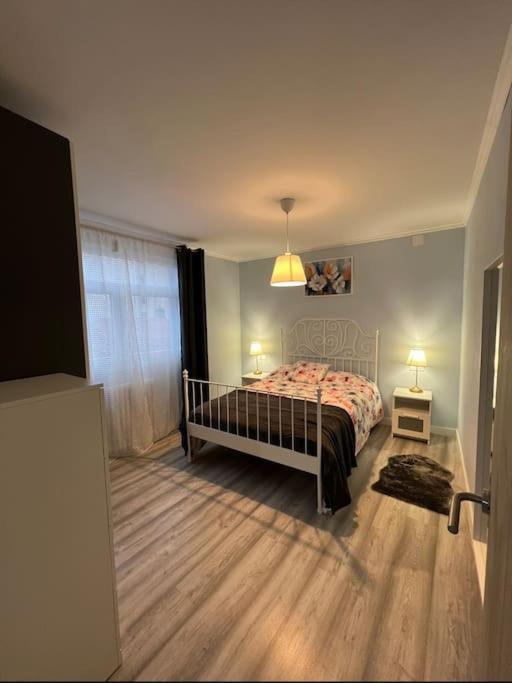 Apartamento Turistico Plaza III Monforte De Lemos Esterno foto