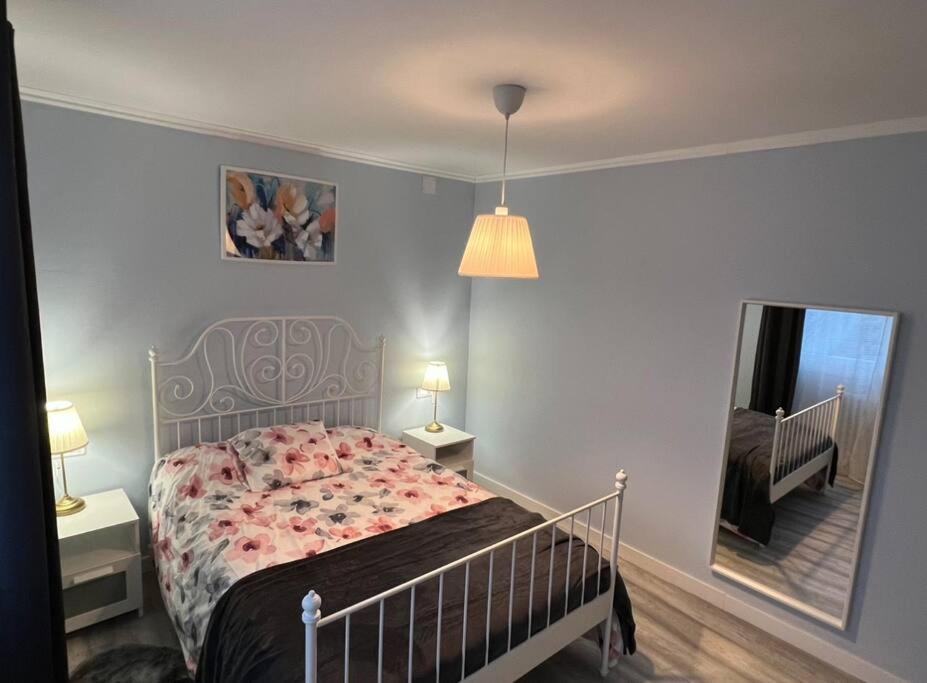 Apartamento Turistico Plaza III Monforte De Lemos Esterno foto